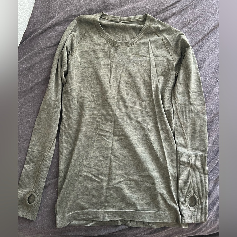 COPY - LuluLemon Swiftly tech long sleeve in size 8